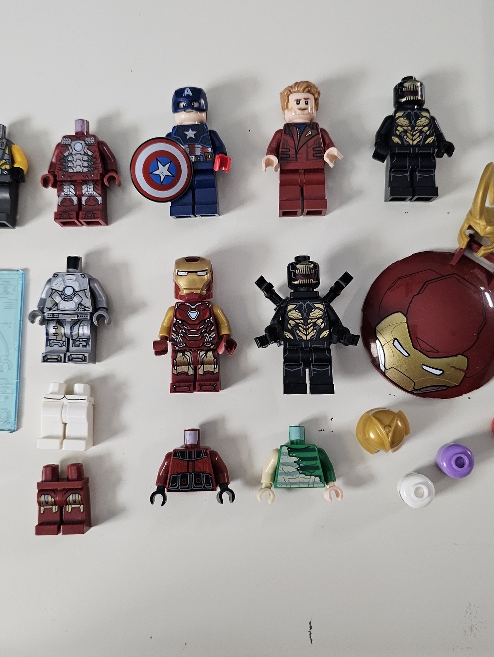 Lego Marvel Minifigure Lot Ironman, Loki, Venom, Captain America
